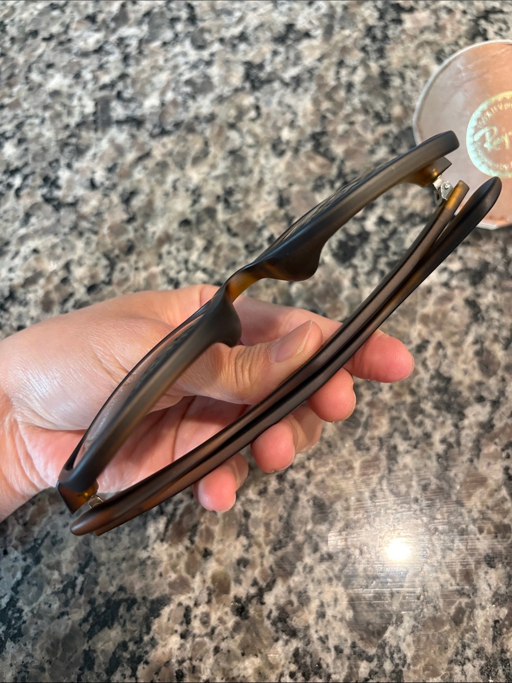 NWOT Ray-Ban Wayfarer Men’s Matte Sunglasses with Tan Case - Picture 4 of 9
